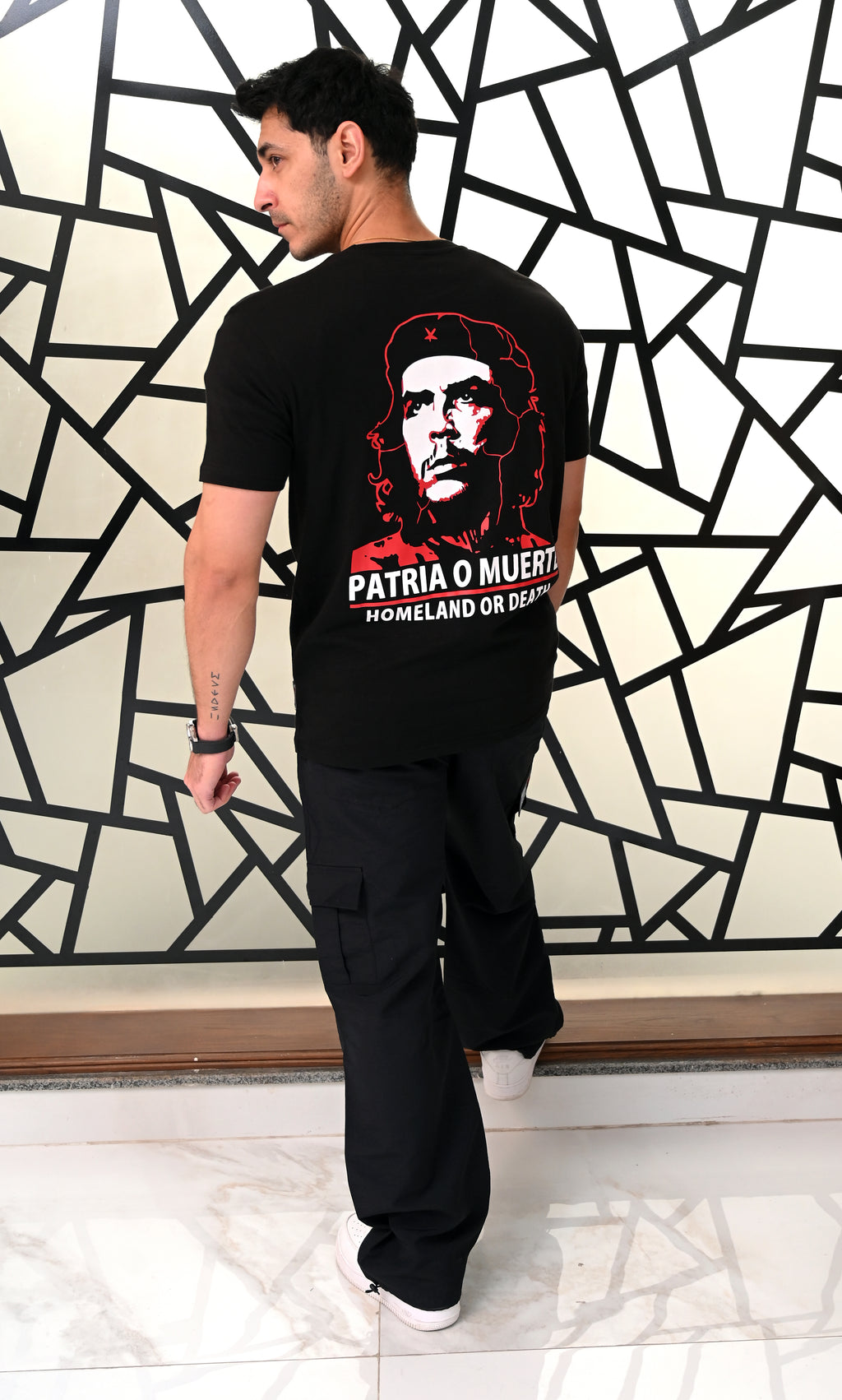 Black-T Shirt with Che Guevara screen print
